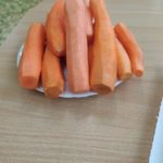 Obrane marchewki na talerzu