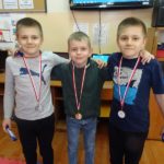 Nagrodzeni medalami trzej uczniowie