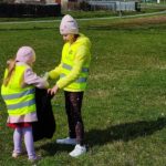 Przedszkolaki sprzątają Park Solidarności
