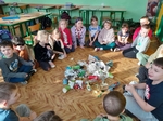 W klasie I a odbyły się zajęcia segregowania śmieci oraz dbania o otaczający świat.