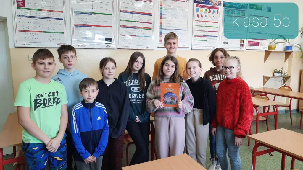 Klasa V b uczestniczyła w ogólnopolskiej akcji "Cała Polska czyta na głos"