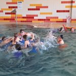 Klasa I b uczestniczyła w projekcie edukacyjnym „Umiem pływać”