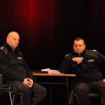 Prelekcja policjantów z KPP w Grajewie na temat konsekwencji prawnych związanych z zachowaniami ryzykownymi.