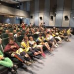 Z okazji Dnia Dziecka uczniowie klas I–III wybrali się do kina na seans bajkowy „Królestwo Siedmiu Mórz”.
