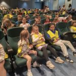 Z okazji Dnia Dziecka uczniowie klas I–III wybrali się do kina na seans bajkowy „Królestwo Siedmiu Mórz”.