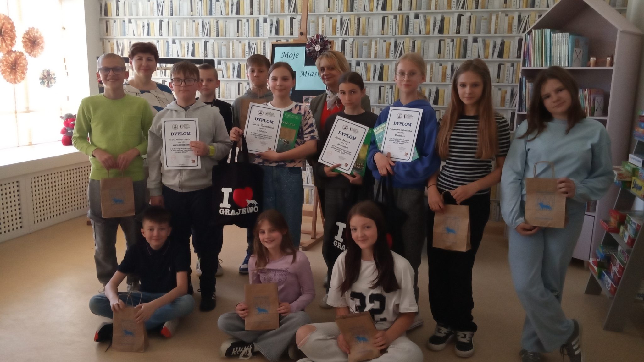 V Turniej Czytelniczy „Z biblioteką i książką za pan brat” - uczestnicy