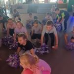 Uczniowie z klas drugich A i B z wizytą w centrum zabaw „Fabryka Misia”