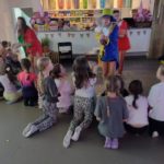 Uczniowie z klas drugich A i B z wizytą w centrum zabaw „Fabryka Misia”