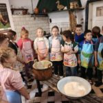 Klasy II c i II d z wizytą na Farmie Mazurskiej