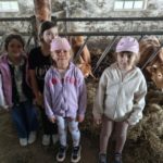 Klasy II c i II d z wizytą na Farmie Mazurskiej