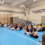 Nietypowa lekcja WF klas VII a i VII b w Strefie Wysokich Lotów