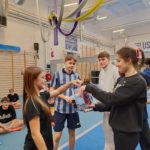 Nietypowa lekcja WF klas VII a i VII b w Strefie Wysokich Lotów