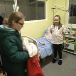 Serce w działaniu – wolontariusze odwiedzili dzieci w szpitalu