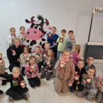 Warsztaty bożonarodzeniowe klasy II d w Muzeum Mleka.