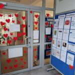 Szkolne walentynki w bibliotece