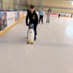 Wyjazd klas piątych na łyżwy do Mazurskiego Centrum Sportów Lodowych w Giżycku