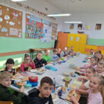 Zdrowe i kolorowe śniadanie w klasie II d