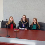 Dzień Edukacji Prawnej - uczniowie klasy VII b wraz z wychowawcą odwiedzili z tej okazji Sąd Rejonowy w Grajewie.