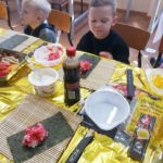 Warsztaty sushi w grupie „Słoneczka”