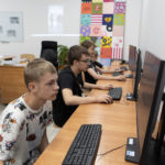 Ósmoklasiści SP 4 w Zespole Szkół w Wojewodzinie – inspirująca wizyta i plany na przyszłość!