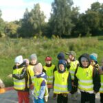 Uczniowie klas 3b, 3d, 1a, 1c oraz przedszkolaki z grupy „Słoneczka” i „Skrzaty” – wybrali się do GCK na spektakl pt. „Ja, Calineczka”