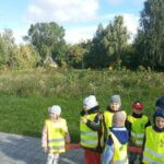 Uczniowie klas 3b, 3d, 1a, 1c oraz przedszkolaki z grupy „Słoneczka” i „Skrzaty” – wybrali się do GCK na spektakl pt. „Ja, Calineczka”