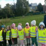 Uczniowie klas 3b, 3d, 1a, 1c oraz przedszkolaki z grupy „Słoneczka” i „Skrzaty” – wybrali się do GCK na spektakl pt. „Ja, Calineczka”