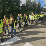 Uczniowie klas 3b, 3d, 1a, 1c oraz przedszkolaki z grupy „Słoneczka” i „Skrzaty” – wybrali się do GCK na spektakl pt. „Ja, Calineczka”