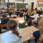 Zajęcia z edukacji zdrowotnej w klasie Va z udziałem pracownic gabinetu stomatologicznego „Dentur” w Grajewie