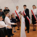Uroczystość pasowania na ucznia klasy pierwszej w SP 4